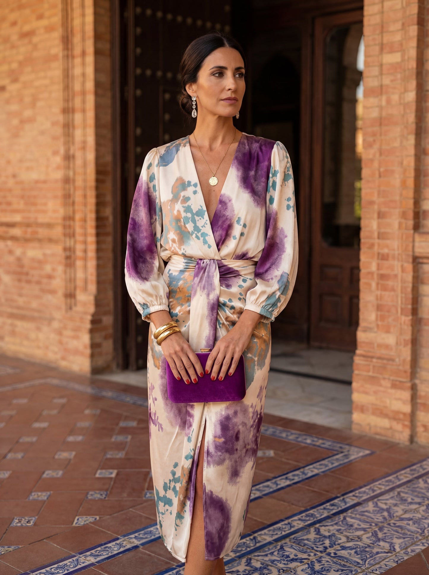 Luna - Elegant Dress with a V-neck