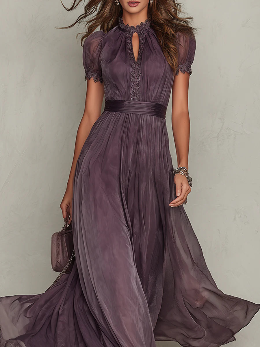 Megan | Elegant Chiffon Maxi Dress with Vintage Lace Details viola con scollo a goccia e bordo in pizzo di chiffon