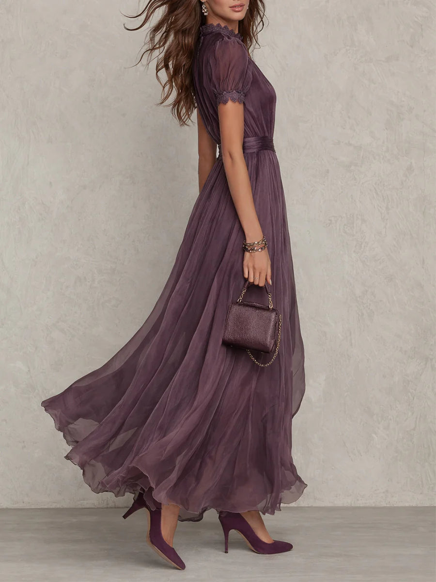Megan | Elegant Chiffon Maxi Dress with Vintage Lace Details viola con scollo a goccia e bordo in pizzo di chiffon